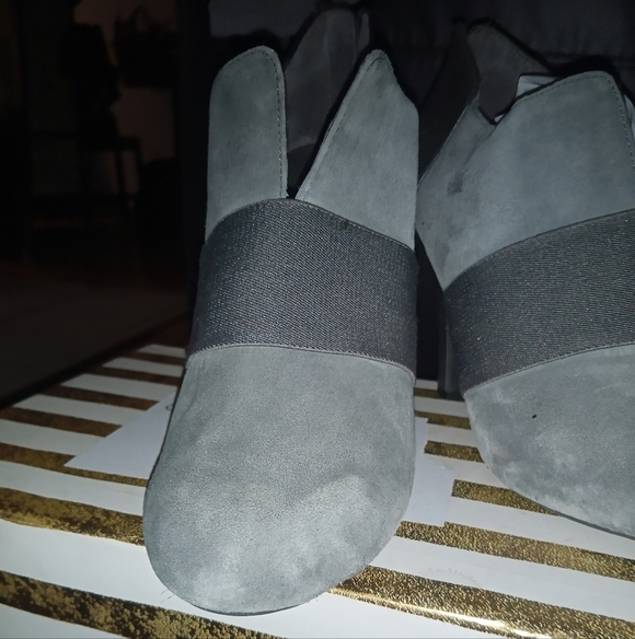 - GIANNI BINI GREY SUEDE HEELED BOOTIE SIZE 7.5 - Picture 10 of 14